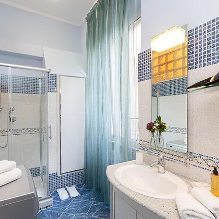 Prestigious Penthouse Piazza Barberini Lejlighed