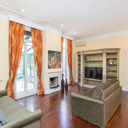 Lejlighed Prestigious Penthouse Piazza Barberini Rom