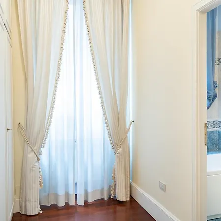 Prestigious Penthouse Piazza Barberini Lejlighed Rom