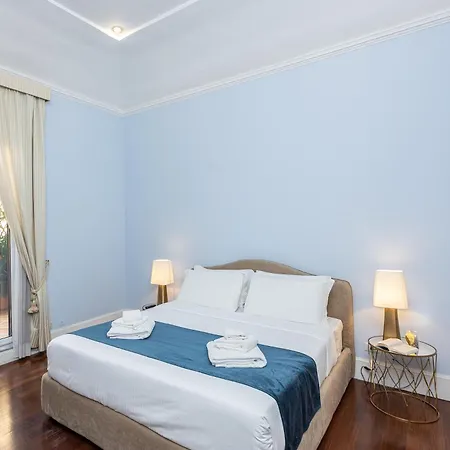 Prestigious Penthouse Piazza Barberini Lejlighed Rom