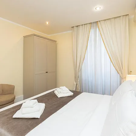 Lejlighed Prestigious Penthouse Piazza Barberini Rom