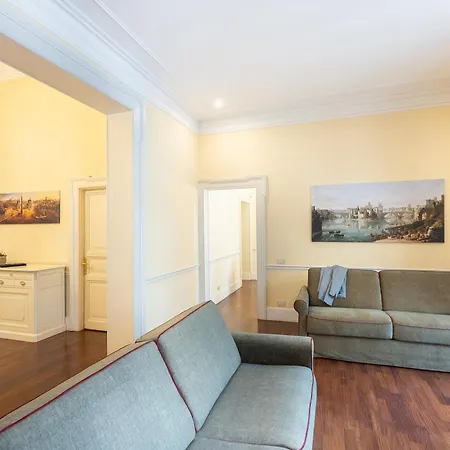 Prestigious Penthouse Piazza Barberini *