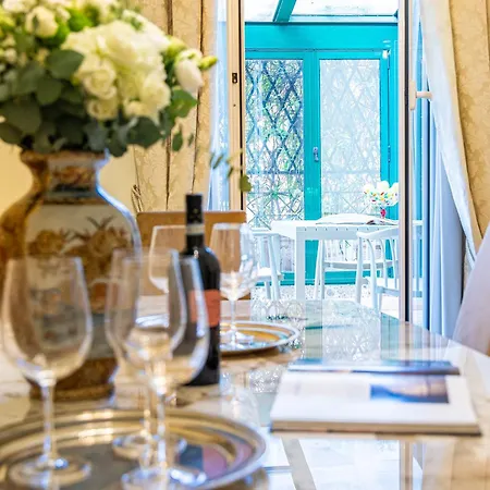Prestigious Penthouse Piazza Barberini Lejlighed Rom