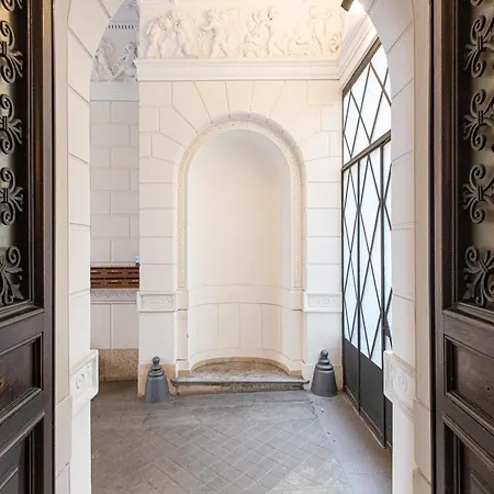 Prestigious Penthouse Piazza Barberini