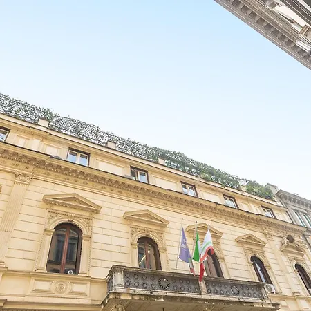 Prestigious Penthouse Piazza Barberini Rom