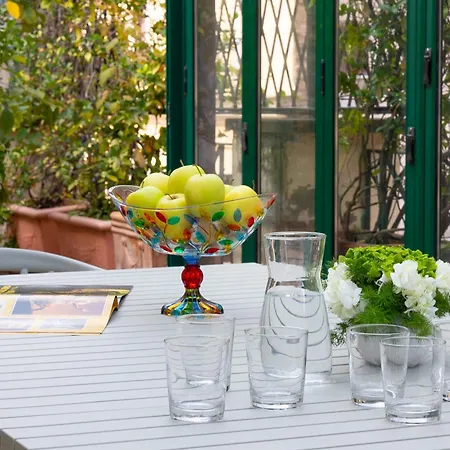 Prestigious Penthouse Piazza Barberini * ローマ